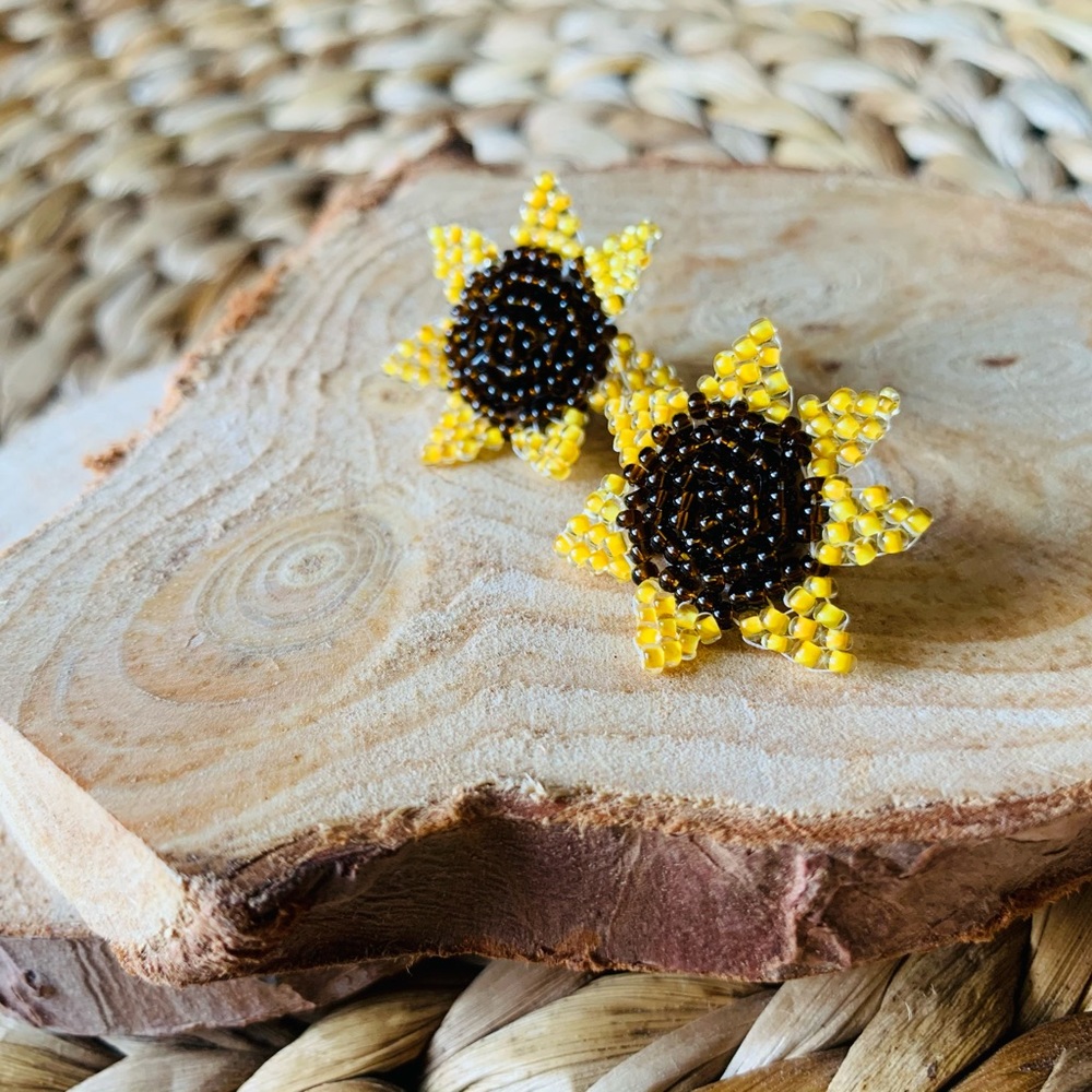 SUNFLOWER STUDS